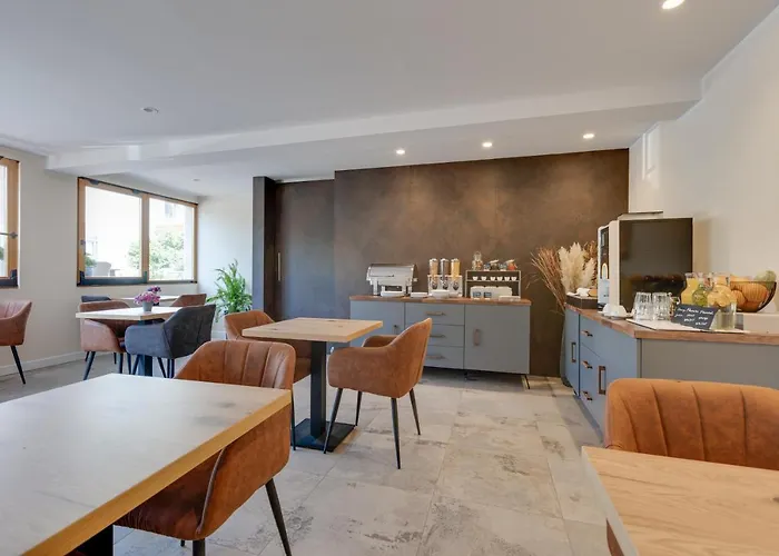 Iris 2 3* باشْكا